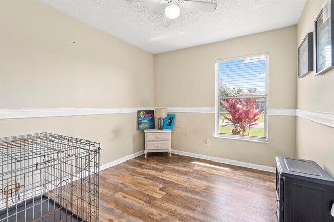 Building Photo - 581 NW Cornell Ave