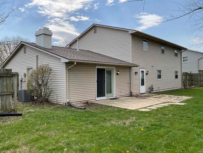 Building Photo - 5425 Hewitt Ln