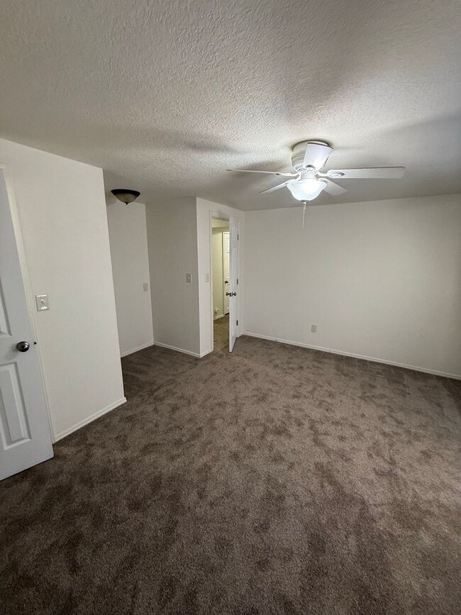 Building Photo - 6840 Delmonico Dr