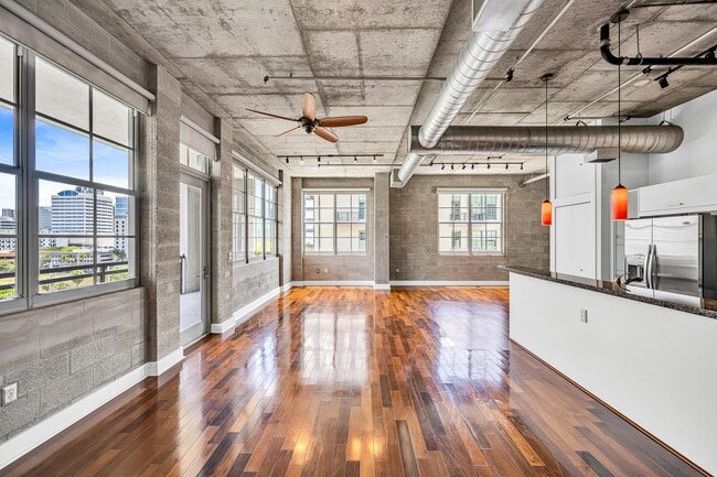 Building Photo - 411 NW 1st Ave