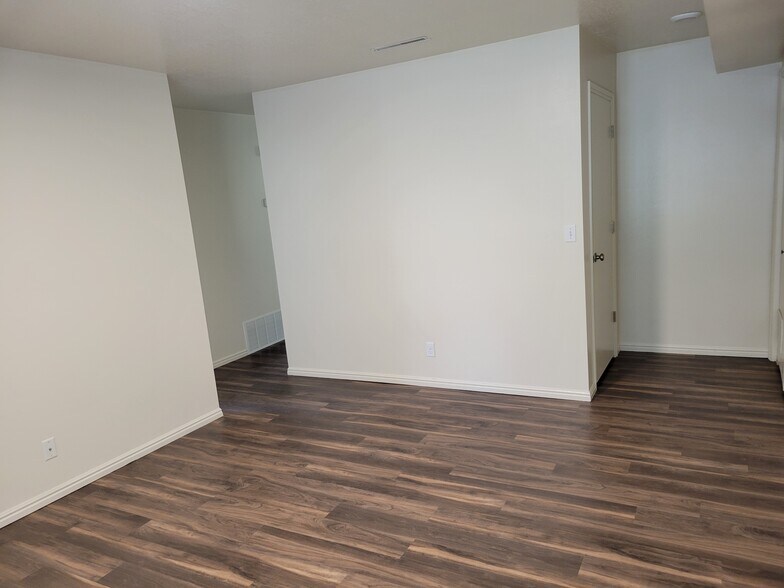 Building Photo - 445 N 500 W
