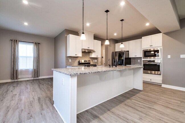 Building Photo - 2049 Creswell Dr