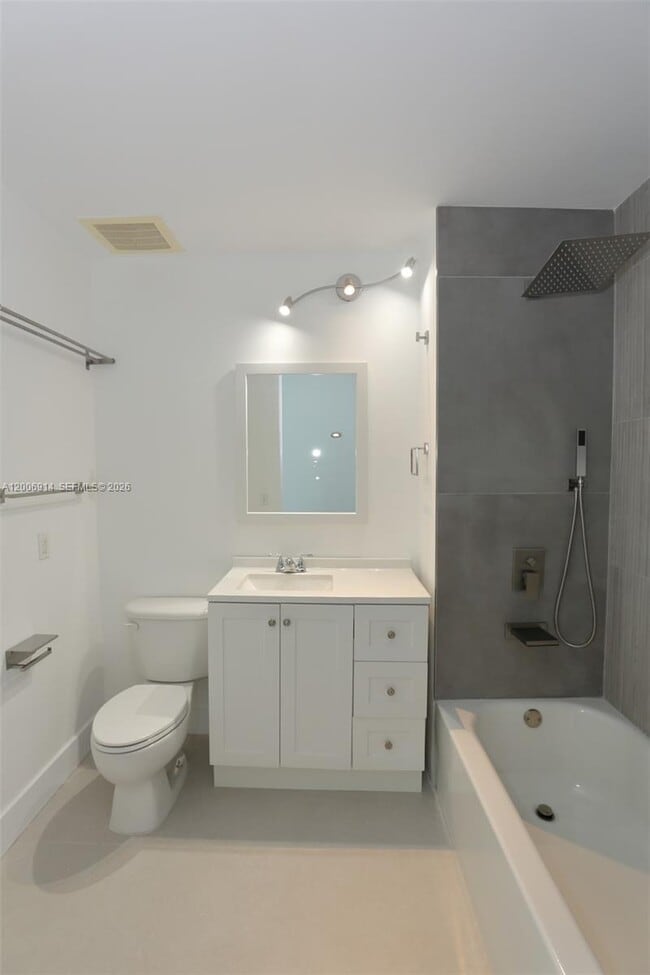 Building Photo - 2200 NE 4th Ave