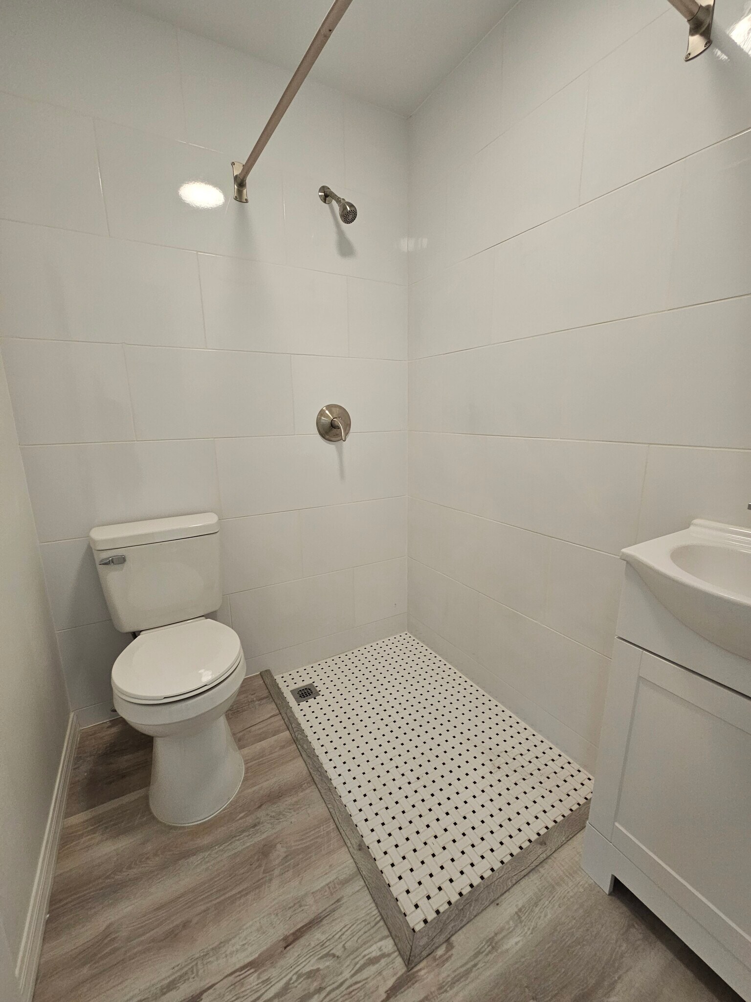 Building Photo - 733 E Minneola Ave
