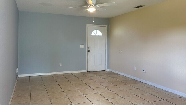 Building Photo - 6944 Rosemont Dr