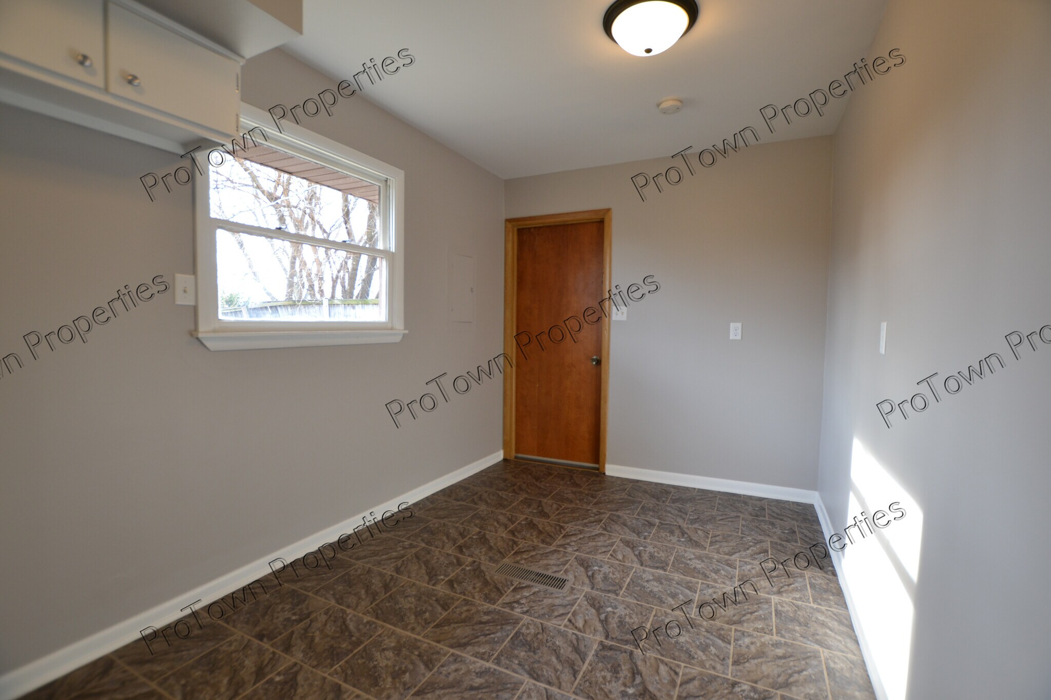 Building Photo - 2214 Madonna Ave