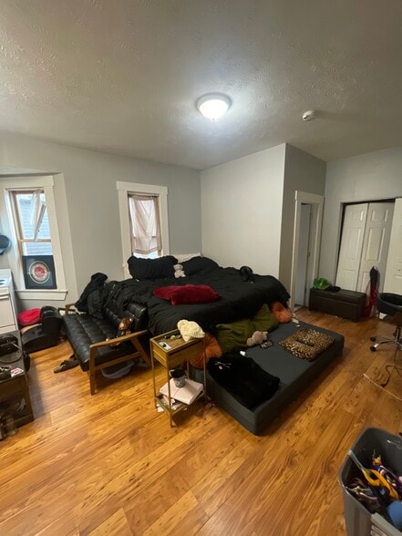 Studio Living - 444 High St