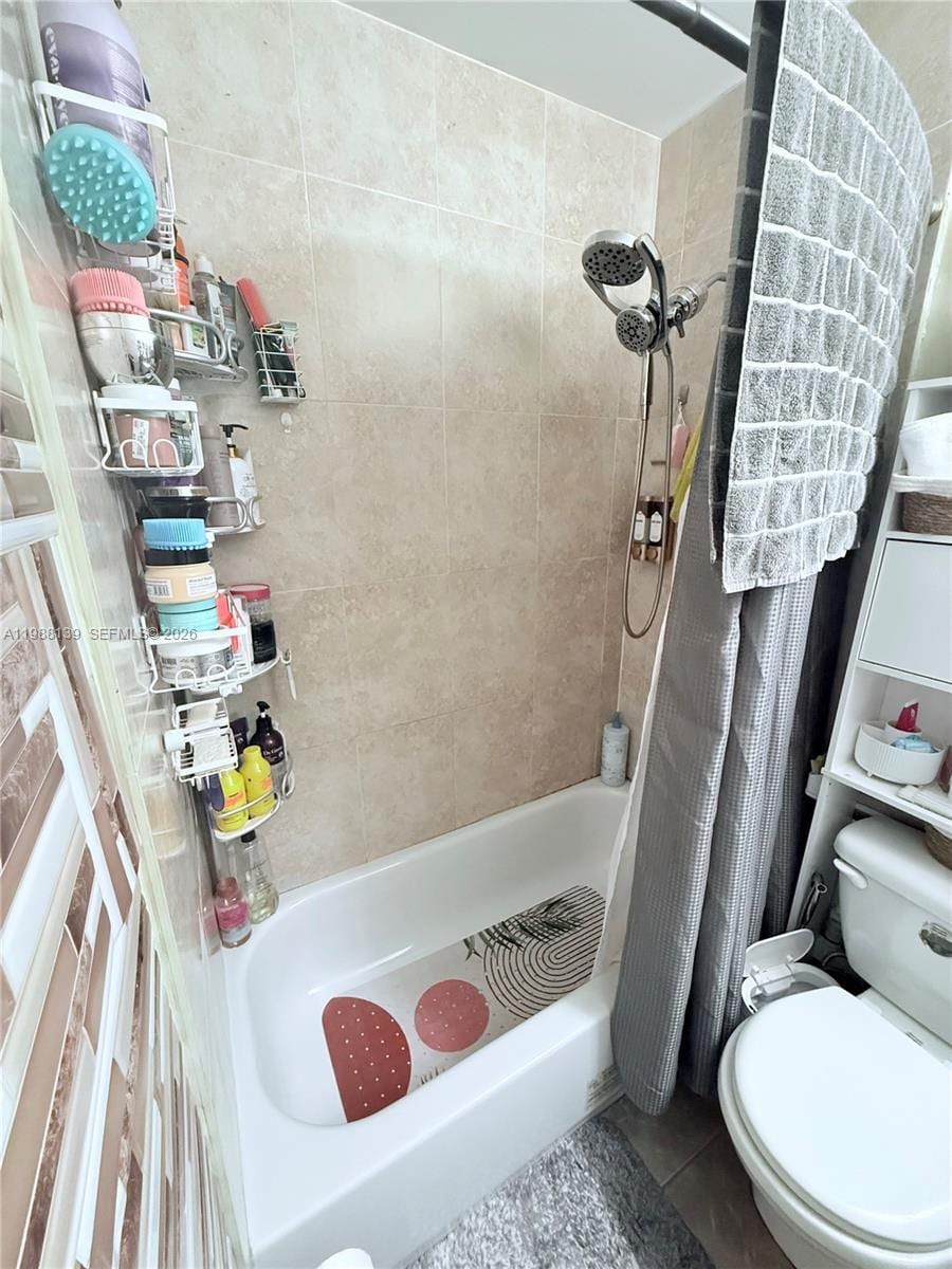 Building Photo - 550 SW 115th Ave