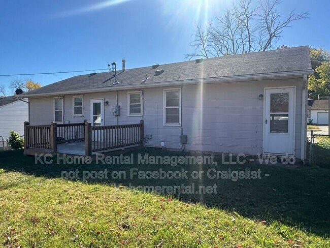 Building Photo - 5216 NE 44th St