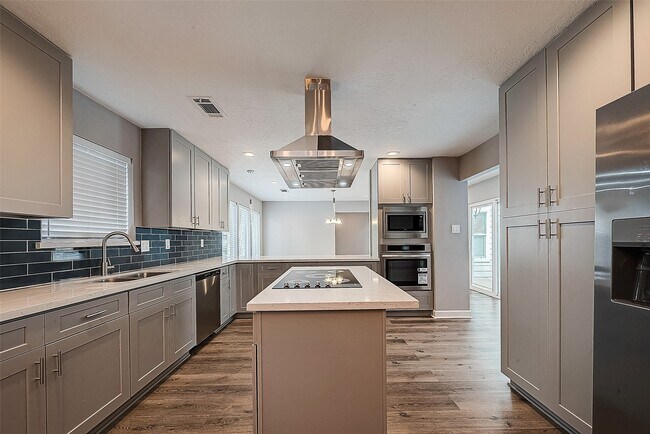 Building Photo - 1623 Cherry Ridge Dr