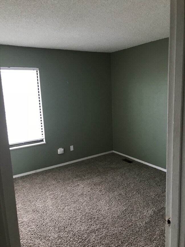 Building Photo - Charming 2-Bed/2.5-Bath Townhome in Cherry Creek School District!