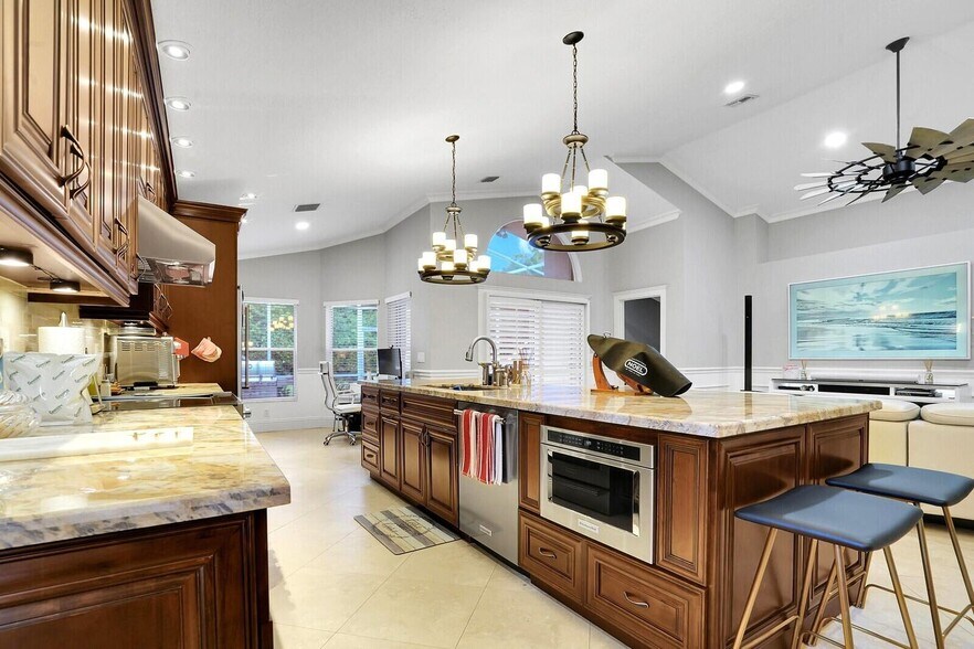 Building Photo - 2208 Soundings Ct