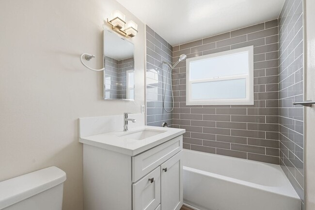 Building Photo - 610 Heliotrope Ave