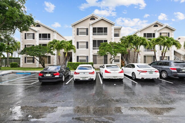 Building Photo - 2861 N Oakland Forest Dr