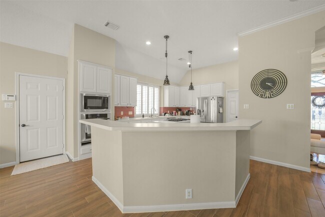 Building Photo - 1122 Wellshire Dr