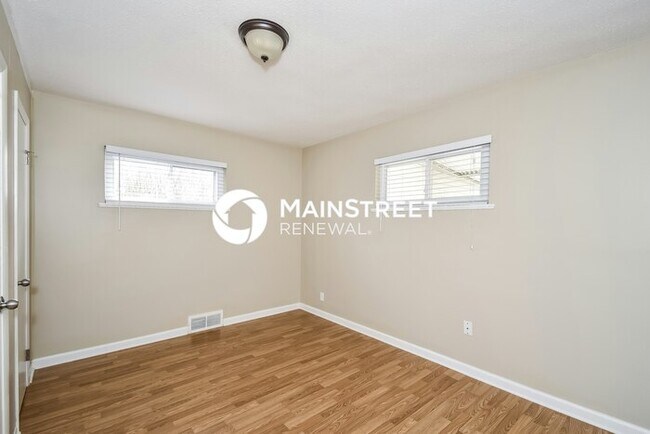 Building Photo - 3 Bedroom Pet-Friendly Home in Louisville,...