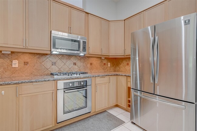 Building Photo - 3322 E Cedar Hollow Dr