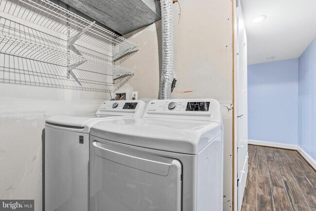Building Photo - 6410 Blarney Stone Ct