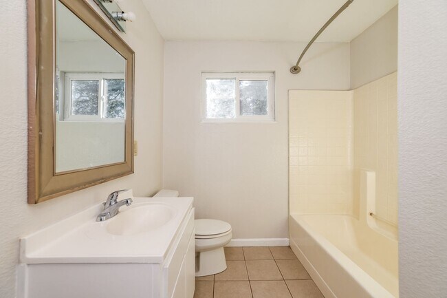 Building Photo - PURE Property Management Presents: 3 Bedroom 2 Bath in Santa Rosa. Water & Sewer Included !