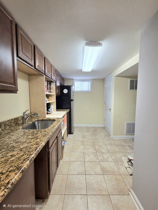 Building Photo - 108 N Gladden St