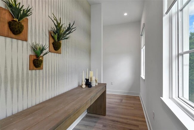 Building Photo - 503 W Canton Ave