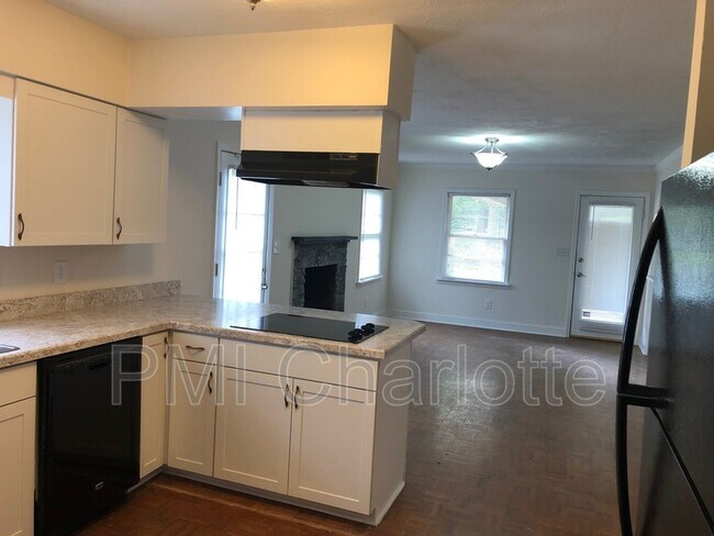 Building Photo - 128 Woodlynn Dr