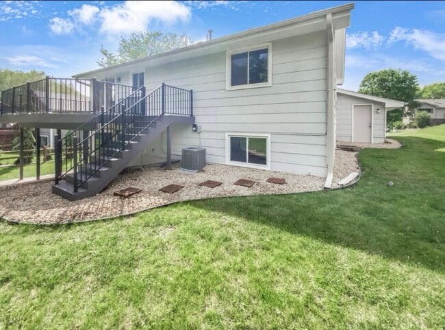 Building Photo - 3866 Westbury Dr