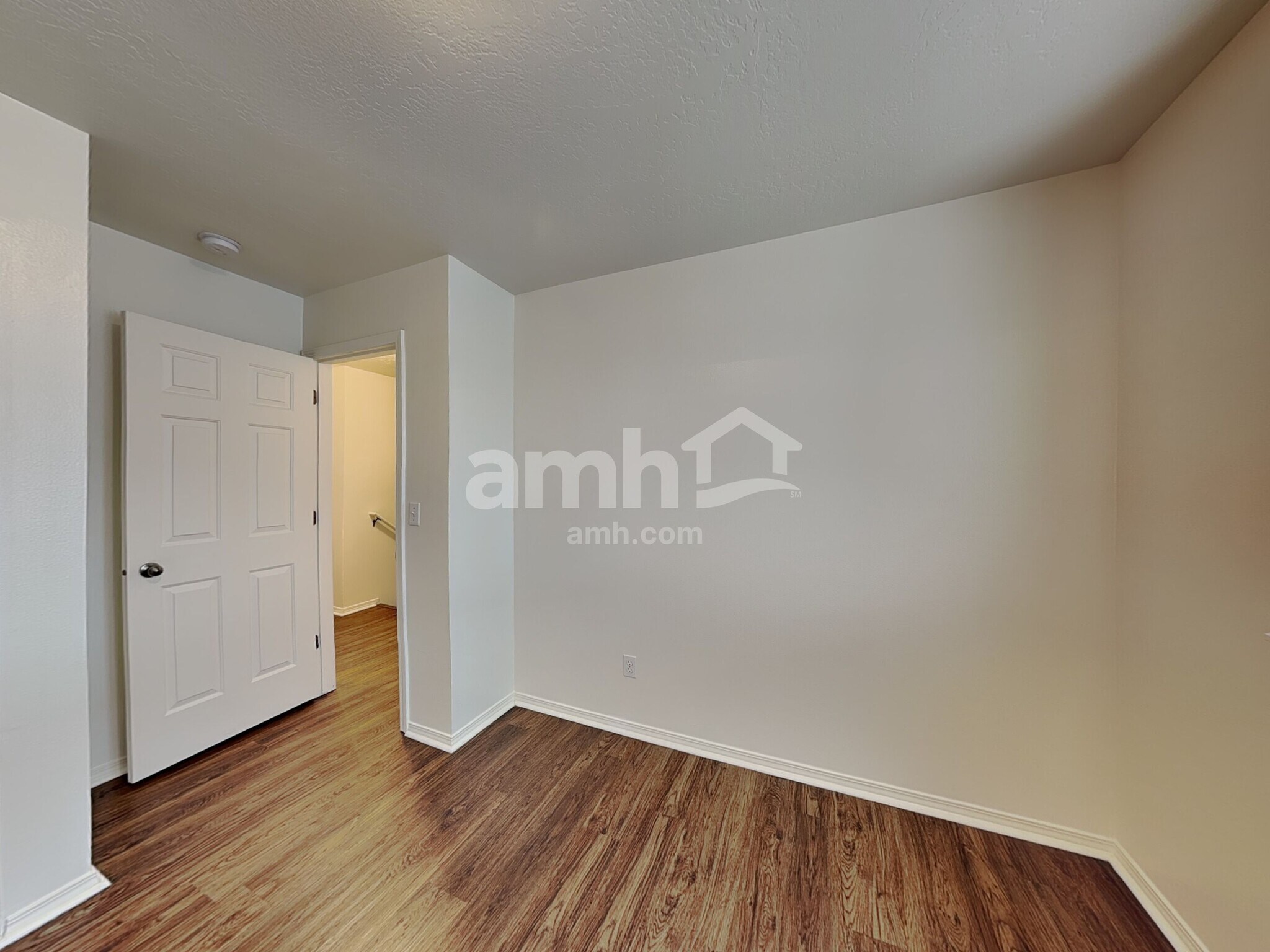 Building Photo - 2513 E Cinnamon Ln