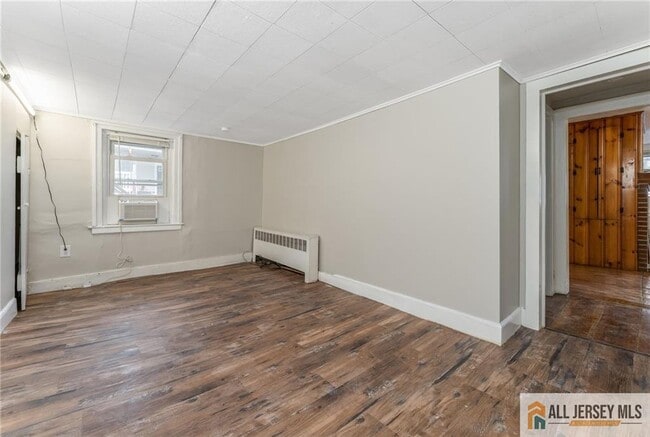 Building Photo - 20 Willow Ave