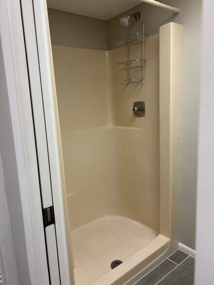 Master Bath #1 - 1376 Chesapeake Ave