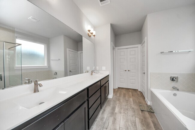 Building Photo - 3815 Favor Frst Ct