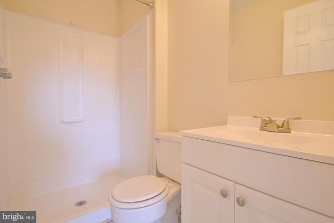 Building Photo - 22426 Greenview Ct