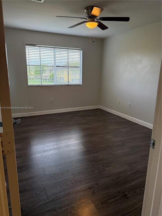 Building Photo - 6054 SW 19th Ct