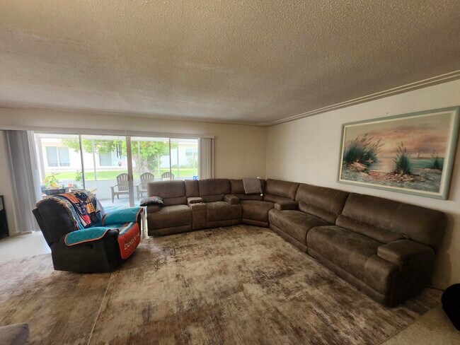 Building Photo - 2521 Tomoka Ave
