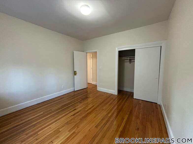 Building Photo - 33 Lancaster Terrace