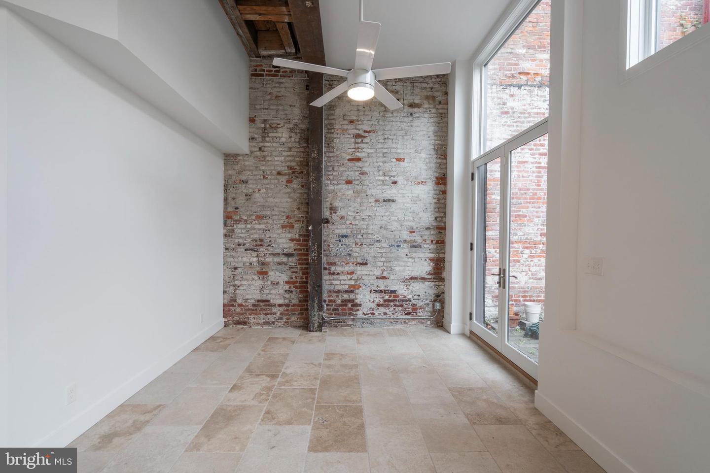 Building Photo - 313 Fulton St