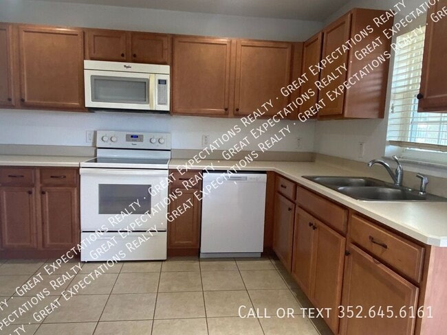 Building Photo - 10561 SE 67 Ct