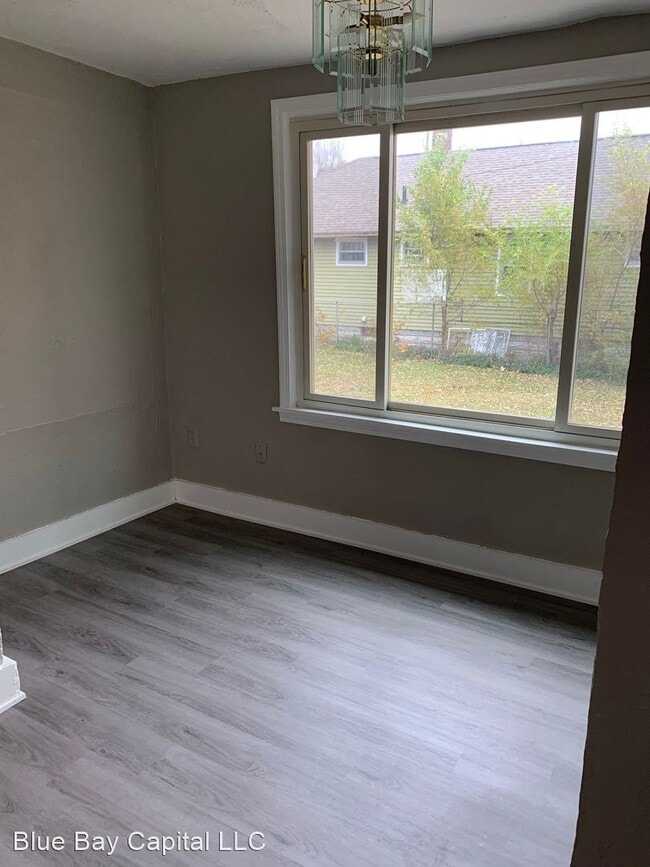 Building Photo - 3 br, 1 bath House - 372 Orchard Avenue