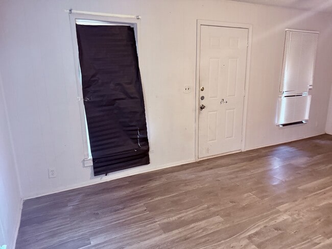 Building Photo - 1709 47th St