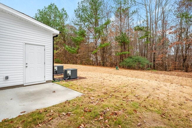 Building Photo - AVAILABLE NOW!  $500 OFF FIRST MONTH'S RENT - Wooded View! |