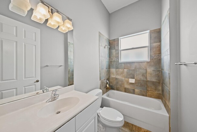 Building Photo - 12520 NW 79th Manor