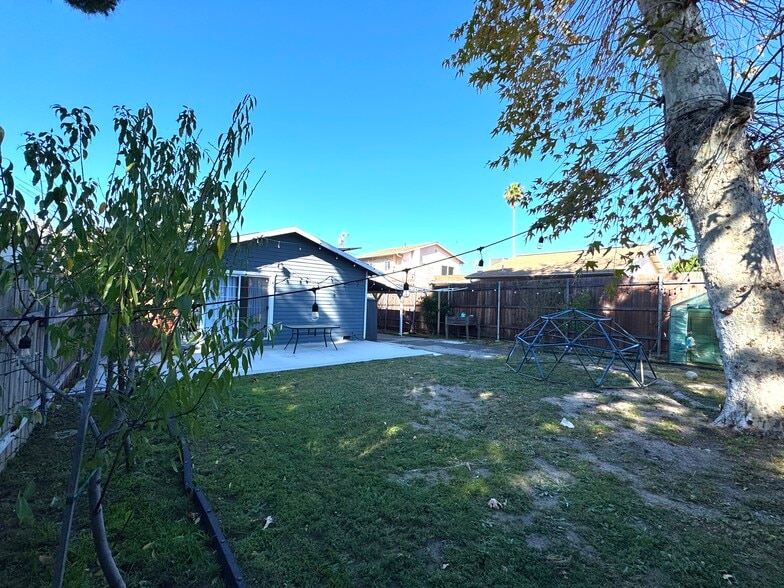 Building Photo - 10202 Jardine Ave