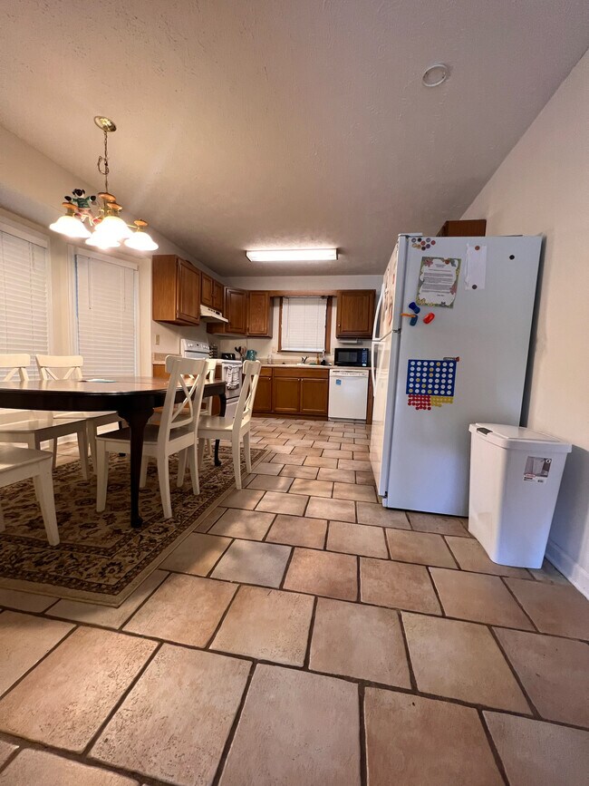 Kitchen - 595 Macon Hwy