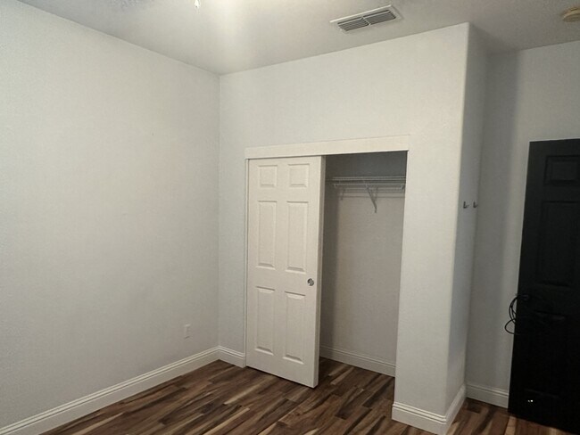 Building Photo - 3904 Purple Finch Ln