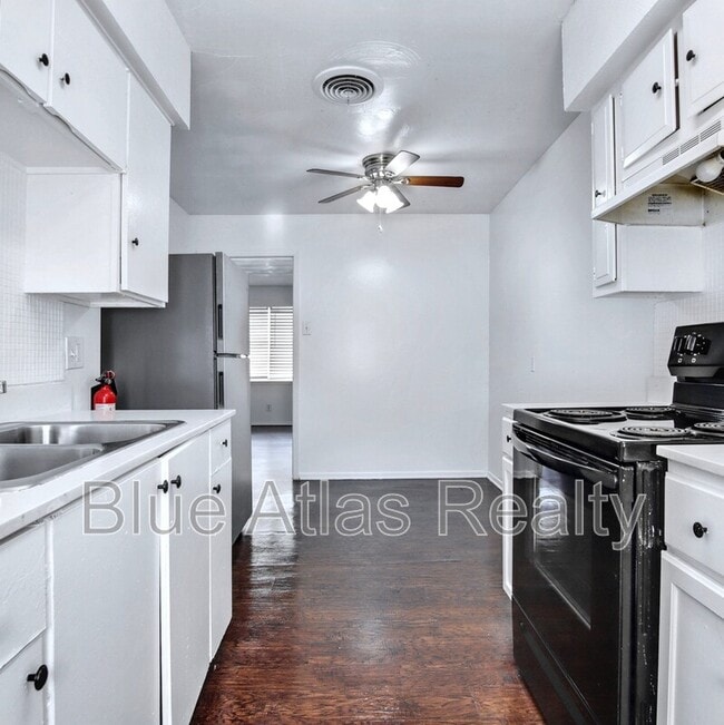 Building Photo - 2725 Patricia Ln