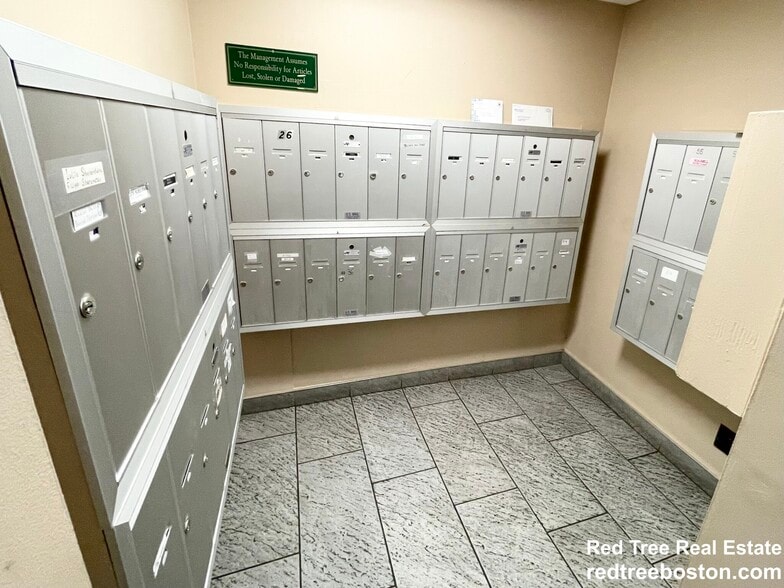 Building Photo - 245 Main St