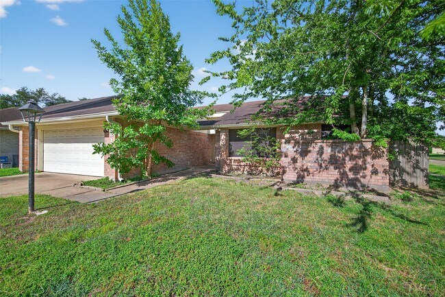 Building Photo - 22151 Birch Valley Dr