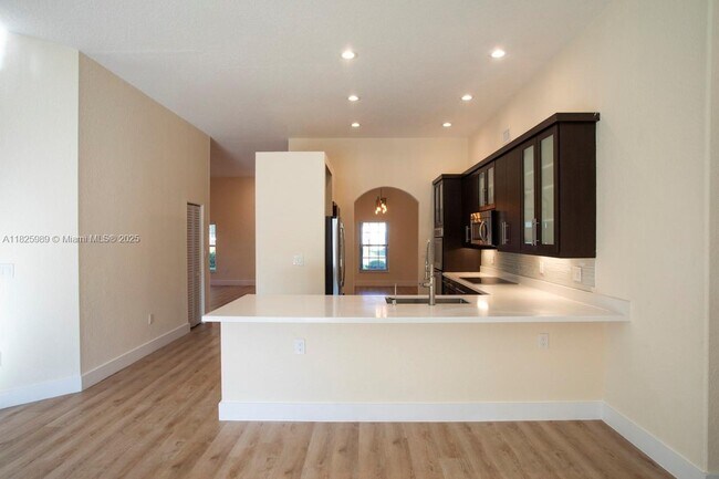 Building Photo - 6598 NW 113th Pl