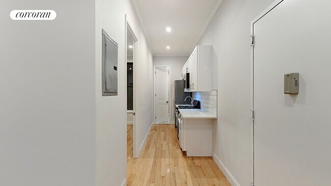 Building Photo - 315 E 57th St