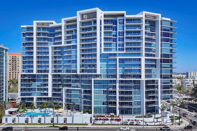 Building Photo - 1155 N Gulfstream Ave